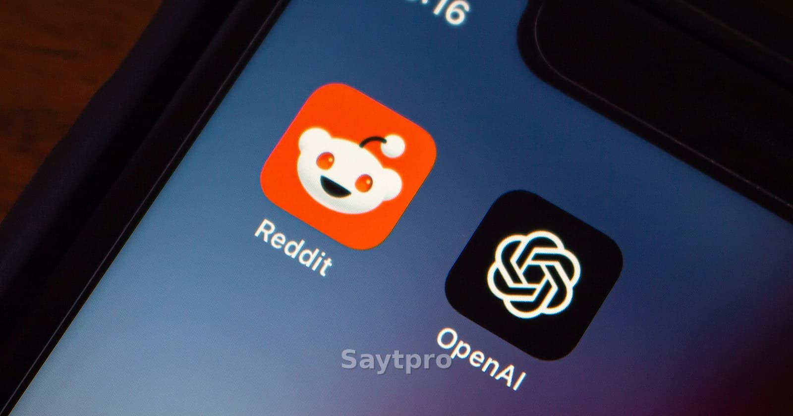 ChatGPT Reddit-i Oxuyur, Amma Sitat Gətirmir — Niyə?